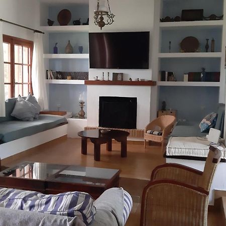 Seafront Villa Joan Неа Скиони Екстериор снимка