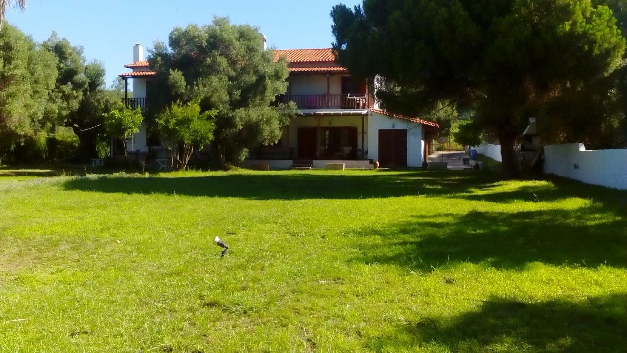 Seafront Villa Joan Неа Скиони Екстериор снимка