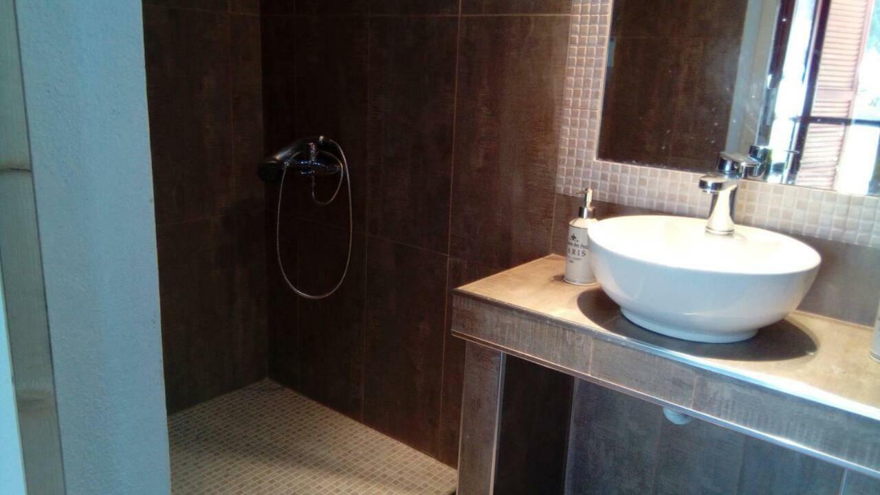 Seafront Villa Joan Неа Скиони Екстериор снимка